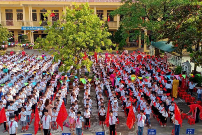 Trường Tiểu học Nhật Tân tuyên truyền kỷ niệm 85 năm Ngày Bác Hồ về nước
