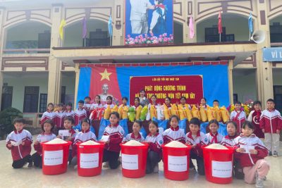 LAN TỎA YÊU THƯƠNG TỪ CHƯƠNG TRÌNH “HŨ GẠO TÌNH THƯƠNG – ĐÓN TẾT SUM VẦY”